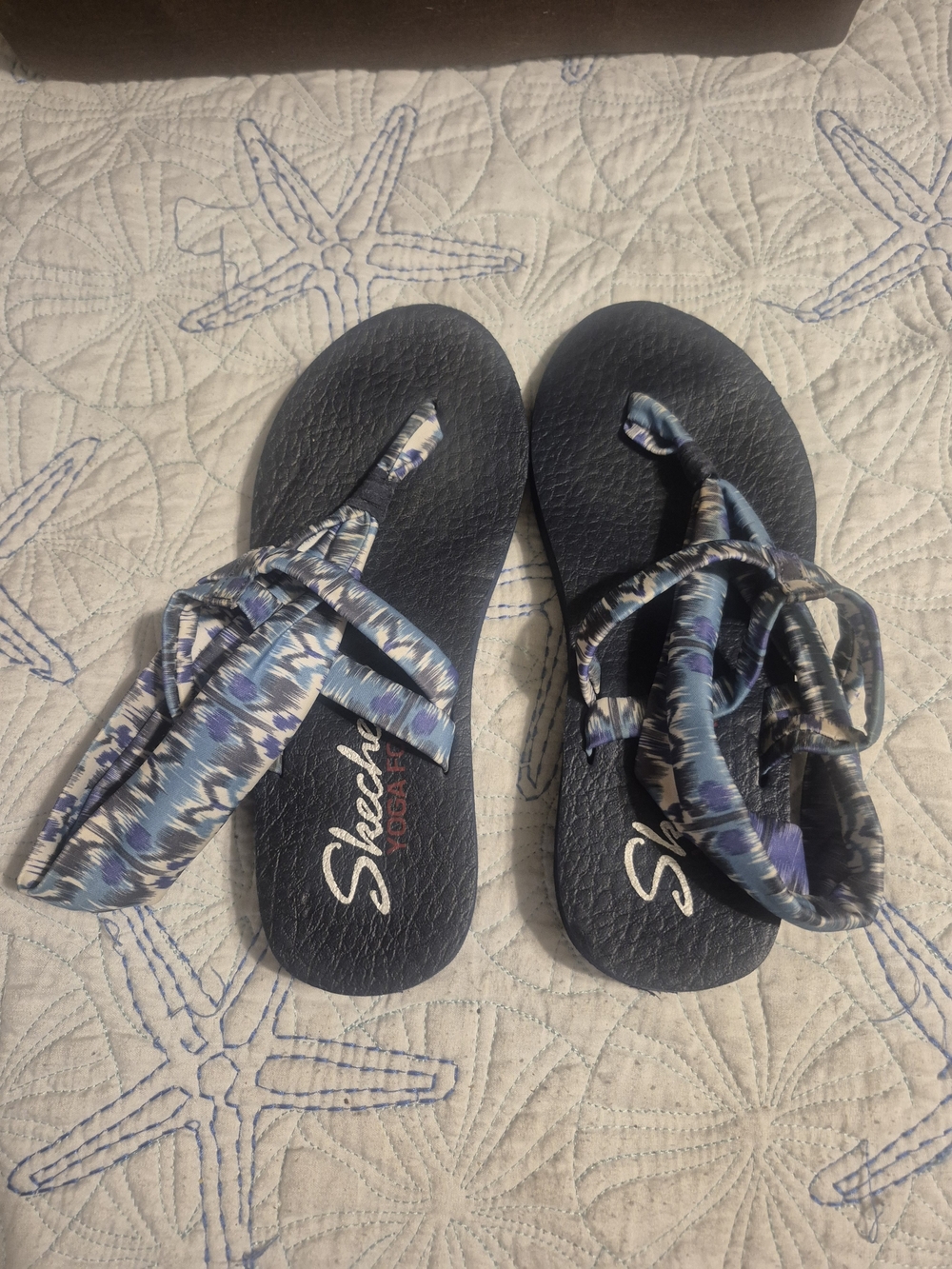 Skechers Navy and Light Blue Patterned Twist-Strap Sandals - Women